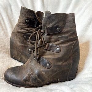 Sorel Joan of Arctic waterproof oil leather wedge brown boots size 11